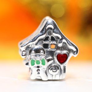 PANDORA Gingerbread House Charm 792823C01